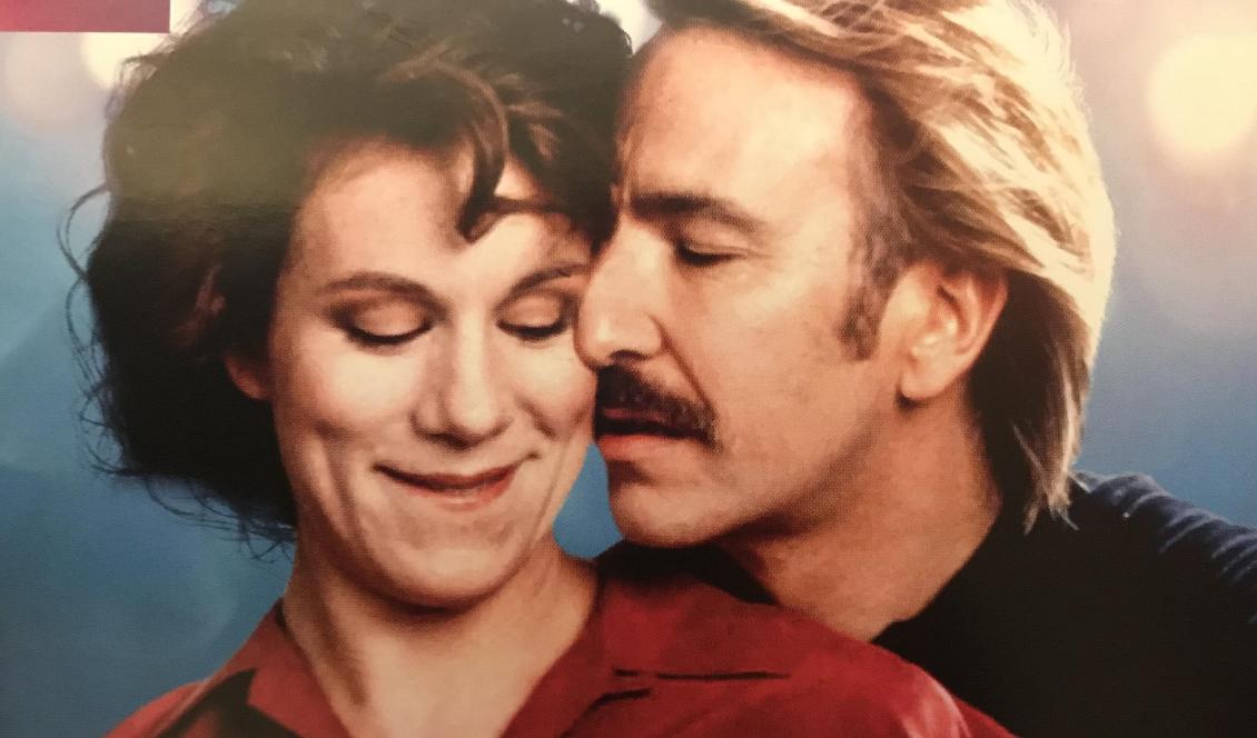 Juliet Stevenson som Nina och Alan Rickman som Jamie, som kommer tillbaka som spöke för att hjälpa sin flickvän att leva vidare.