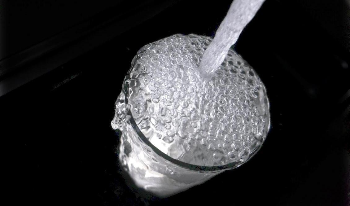 Boende i Unnaryd i Hylte kommun ska akta sig för att använda kranvattnet. Arkivbild. Foto: Vidar Ruud/NTB/TT