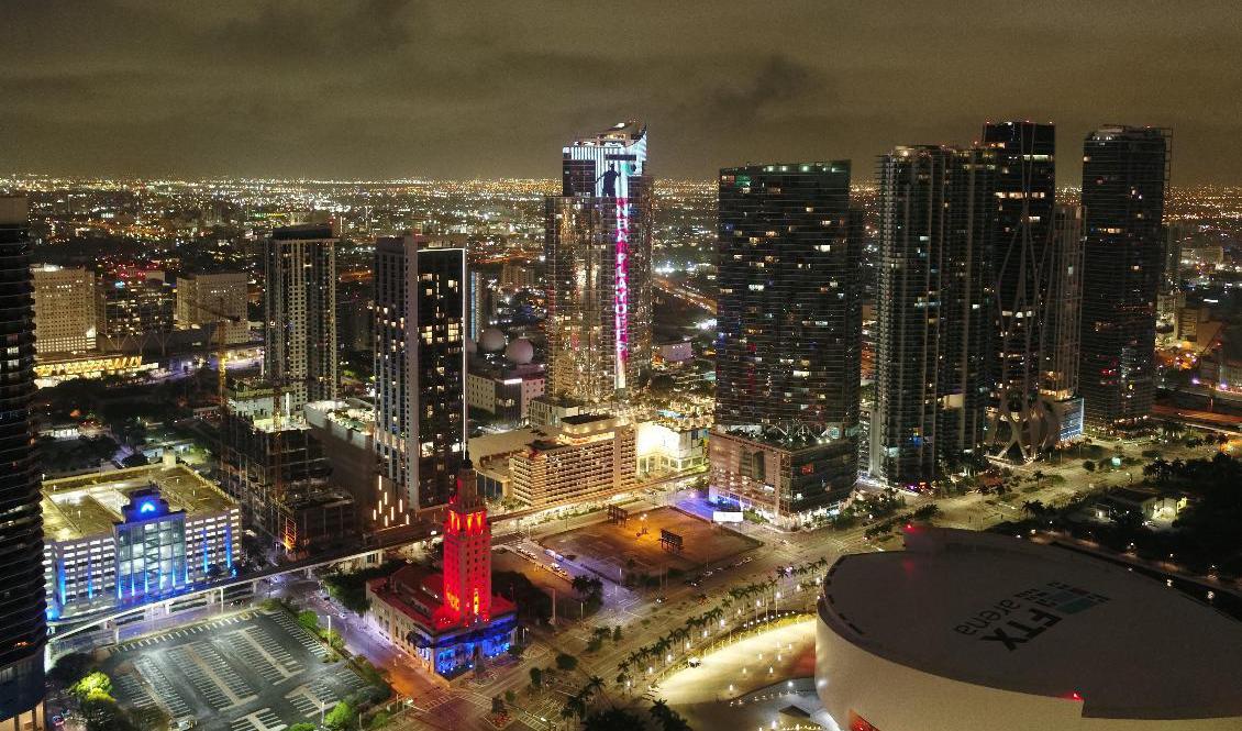 FTX Arena i Miami. Den kraschade kryptobörsen sponsrade NBA-laget Miami Heat. Nu utreds FTX av amerikanska myndigheter. Arkivbild. Foto: Jarmo Pohjaniemi AP/TT.