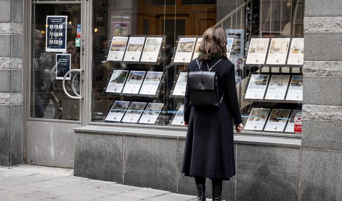 För många bostadssäljare känns det jobbigt att grannen fick mer för ett halvår sedan. Arkivbild. Foto: Christine Olsson/TT