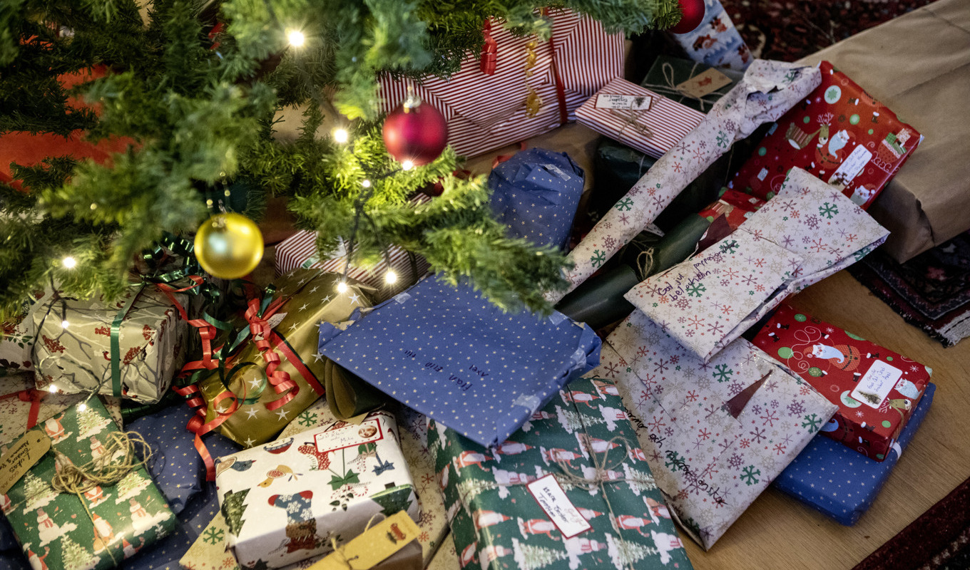 Julklappar under en gran. Arkivbild. Foto: Christine Olsson/TT