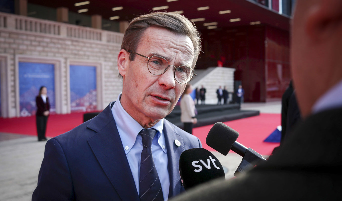 Statsminister Ulf Kristersson (M) anländer till EU-toppmötet med västra Balkans ledare i Tirana. Foto: Mia Holmberg Karlsson / TT