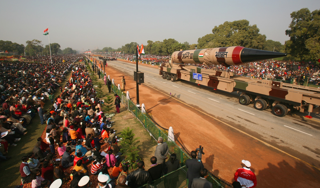 På bilden som är tagen den 26 januari 2009 syns en Agni III, en missil med möjlig kärnvapenkapacitet, i New Delhi i Indien. Foto: Daniel Berehulak/Getty Images