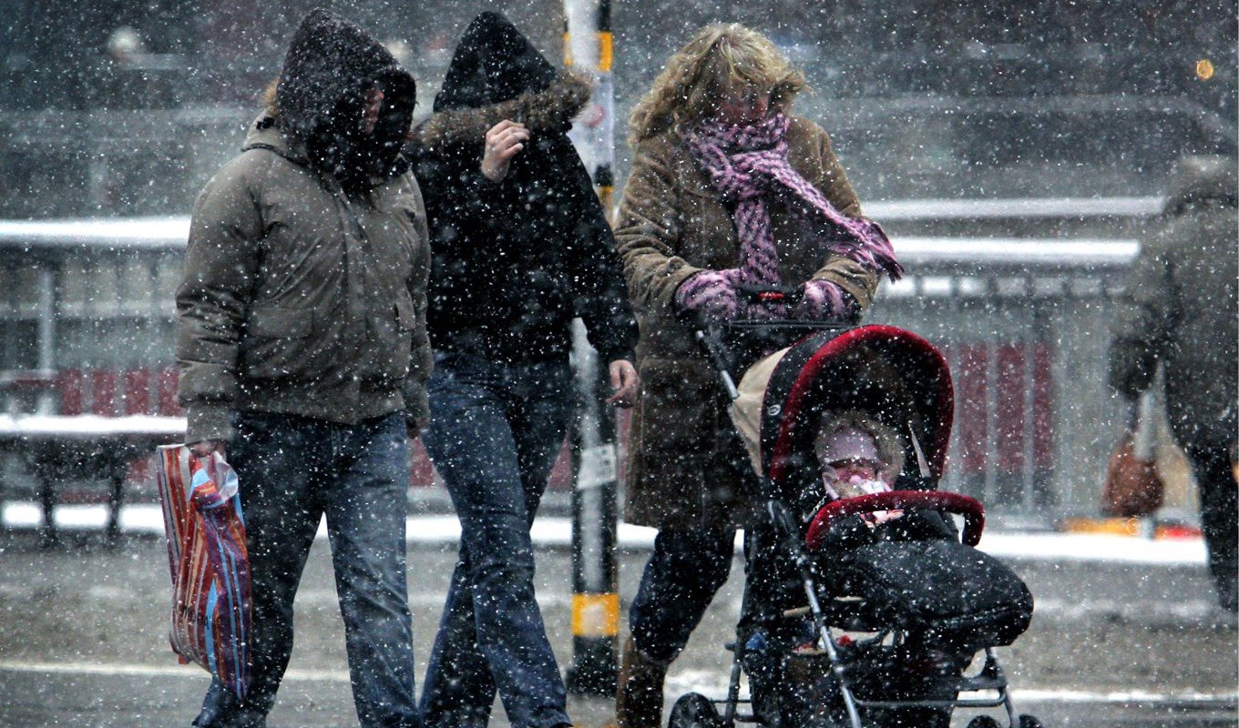 Den ovanligt höga inflationen äter upp allt mer köpkraft för svenska konsumenter, då lönerna inte hänger med uppåt. Arkivbild Foto: Claudio Bresciani / TT