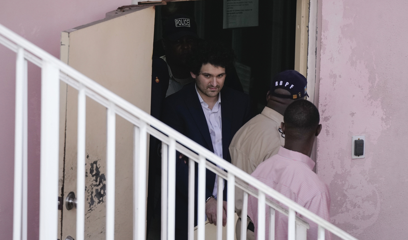 FTX-grundaren Sam Bankman-Fried i Bahamas på måndagen. Foto: Rebecca Blackwell/AP/TT