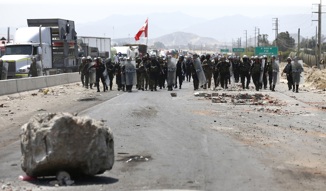 Våldsamma och i vissa fall dödliga protester har skakat Peru de senaste veckorna. Arkivbild från Chao i norra Peru den 15 december. Foto: Hugo Curotto/AP/TT