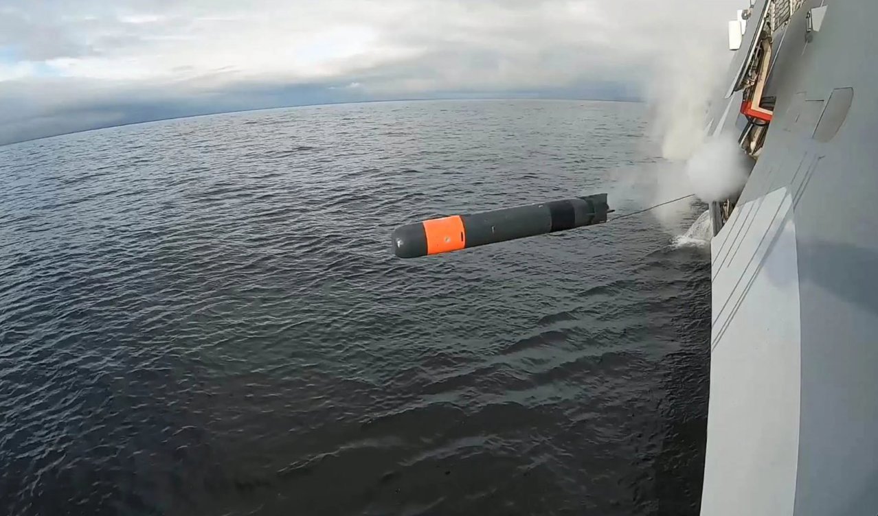 Torpedsystem 47 avfyras. Pressfoto. Foto: Försvarets materielverk