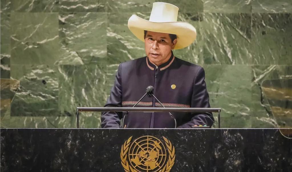
Perus förre president, Pedro Castillo, talar i New York i september 2021. Castillo har nu avsatts efter att ha försökt upplösa kongressen.  Foto: Spencer Platt/Getty Images                                            