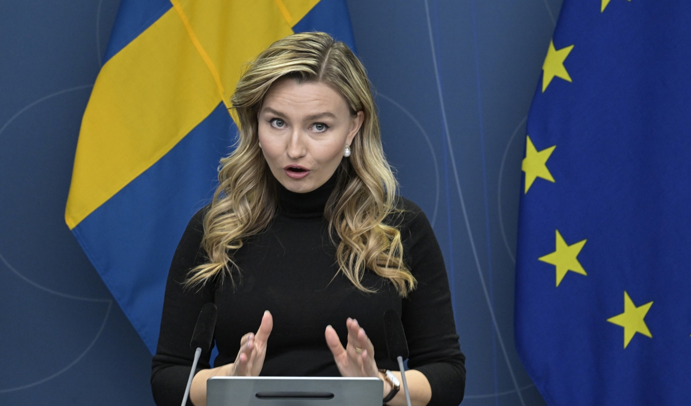 Energi- och näringsminister Ebba Busch (KD) presenterar nytt elstöd för hela Sverige. Foto: Janerik Henriksson /TT