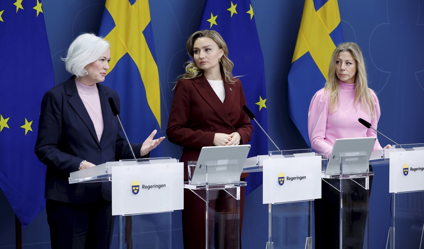 Sjukvårdsminister Acko Ankarberg Johansson (KD) , energi- och näringsminister Ebba Busch (KD) och Linda Lindberg (SD) håller en pressträff om nationell plan för förlossningsvården. Foto: Christine Olsson/TT