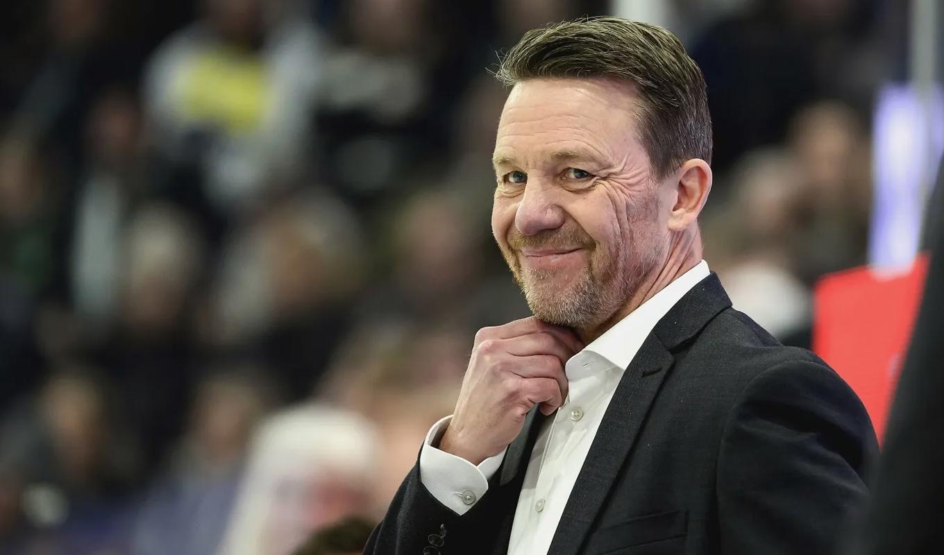Charles ”Challe” Berglund har nyligen tillträtt som assisterande tränare för krislaget HV71, som ligger på nedflyttningsplats i SHL.Foto: Tommy Pedersen/TT