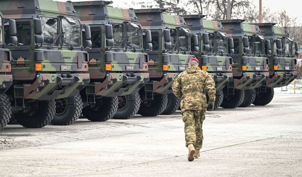Sloveniens underrättelse- och säkerhetstjänst, Sova, arresterade i slutet av 2022, två misstänkta ryska agenter, som förmodas ha verkat i Ljubljana under falsk identitet. Foto: JURE MAKOVEC/AFP via Getty Images