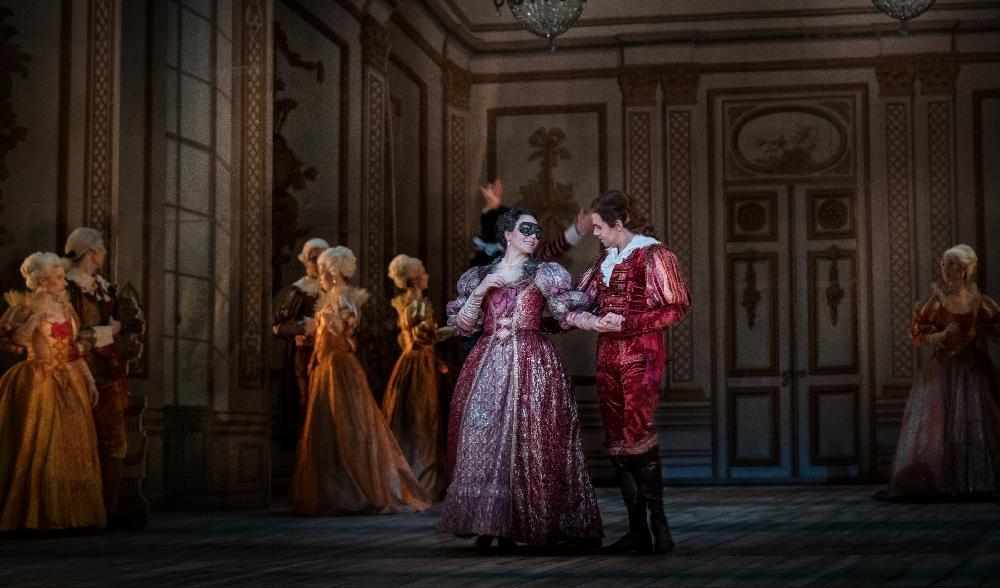 Vid Jubileumsgalan på Kungliga Operan framförde Kungliga Baletten magnifika Don Juan i utsökta scenkostymer. Foto: Kungliga Operan/Markus Gårder