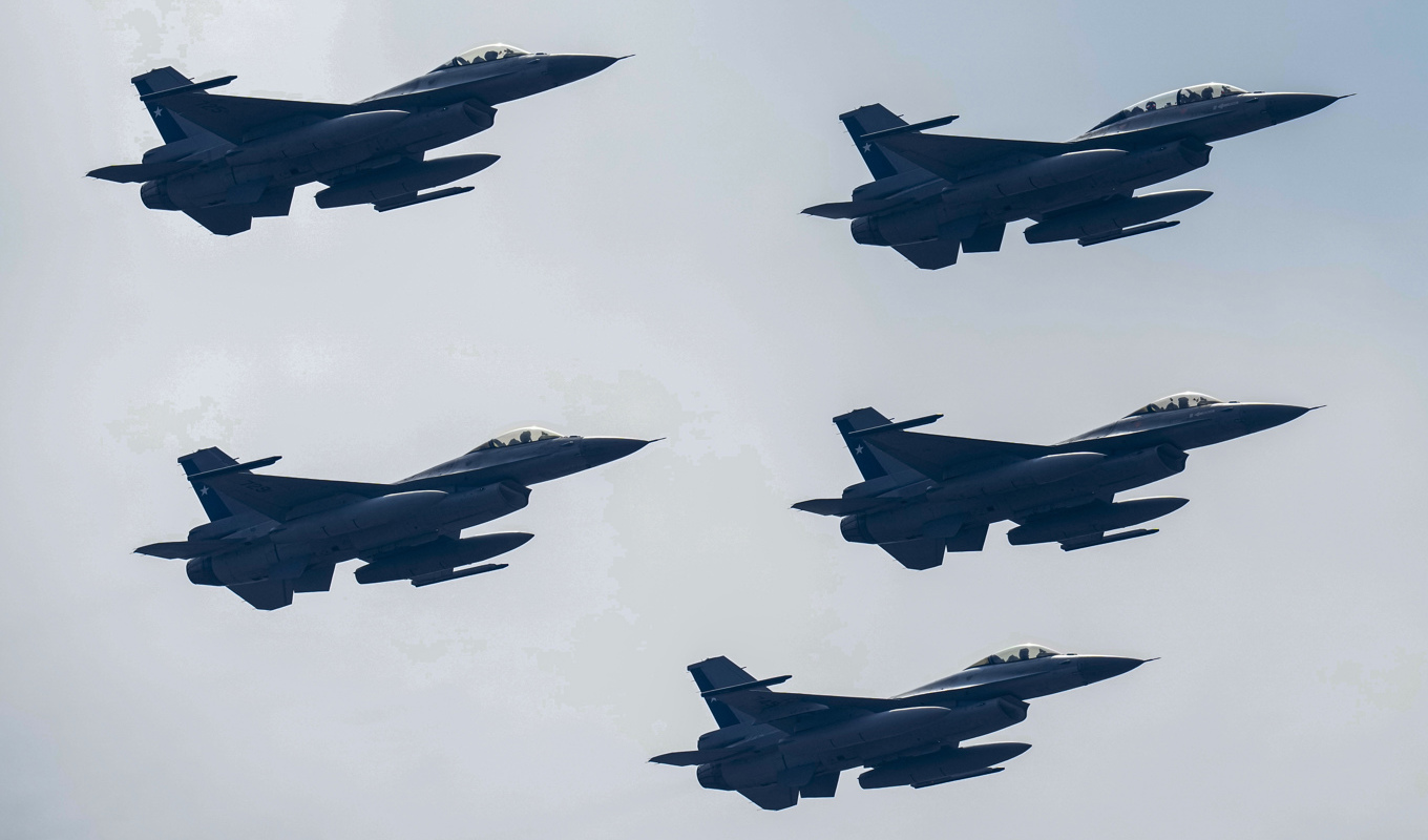 Turkiet vill köpa stridsflygplan av modellen F16 av USA. Arkivbild. Foto: Esteban Felix/AP/TT