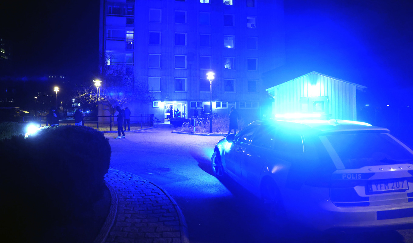Bild från polisinsats efter en explosion i ett trapphus i ett flerfamiljshus i Årsta i södra Stockholm i januari i år. Arkivbild. Foto: Nils Petter Nilsson/TT