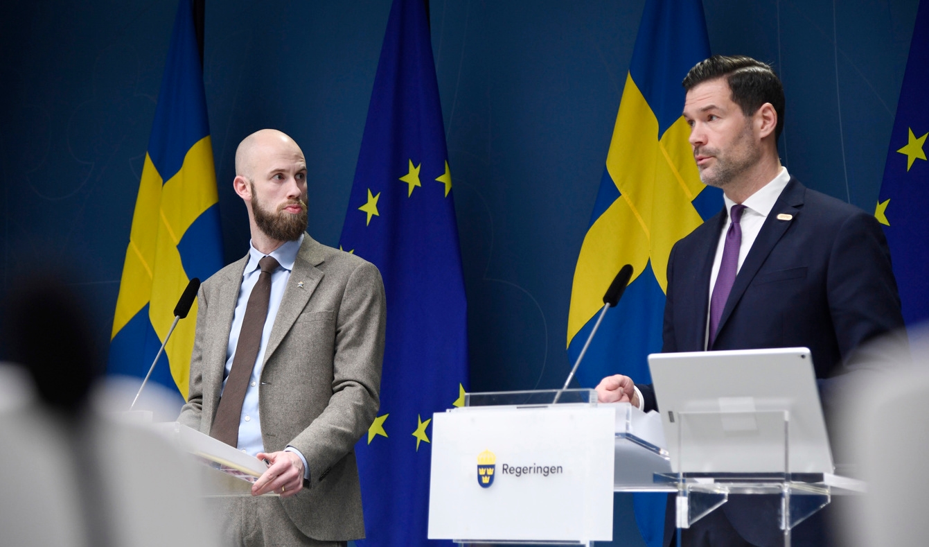 Minister för civilt försvar Carl-Oskar Bohlin och biståndsminister Johan Forssell vid tisdagens pressträff om Sveriges stöd till Turkiet och Syrien efter jordskalven. Foto: Lars Schröder/TT