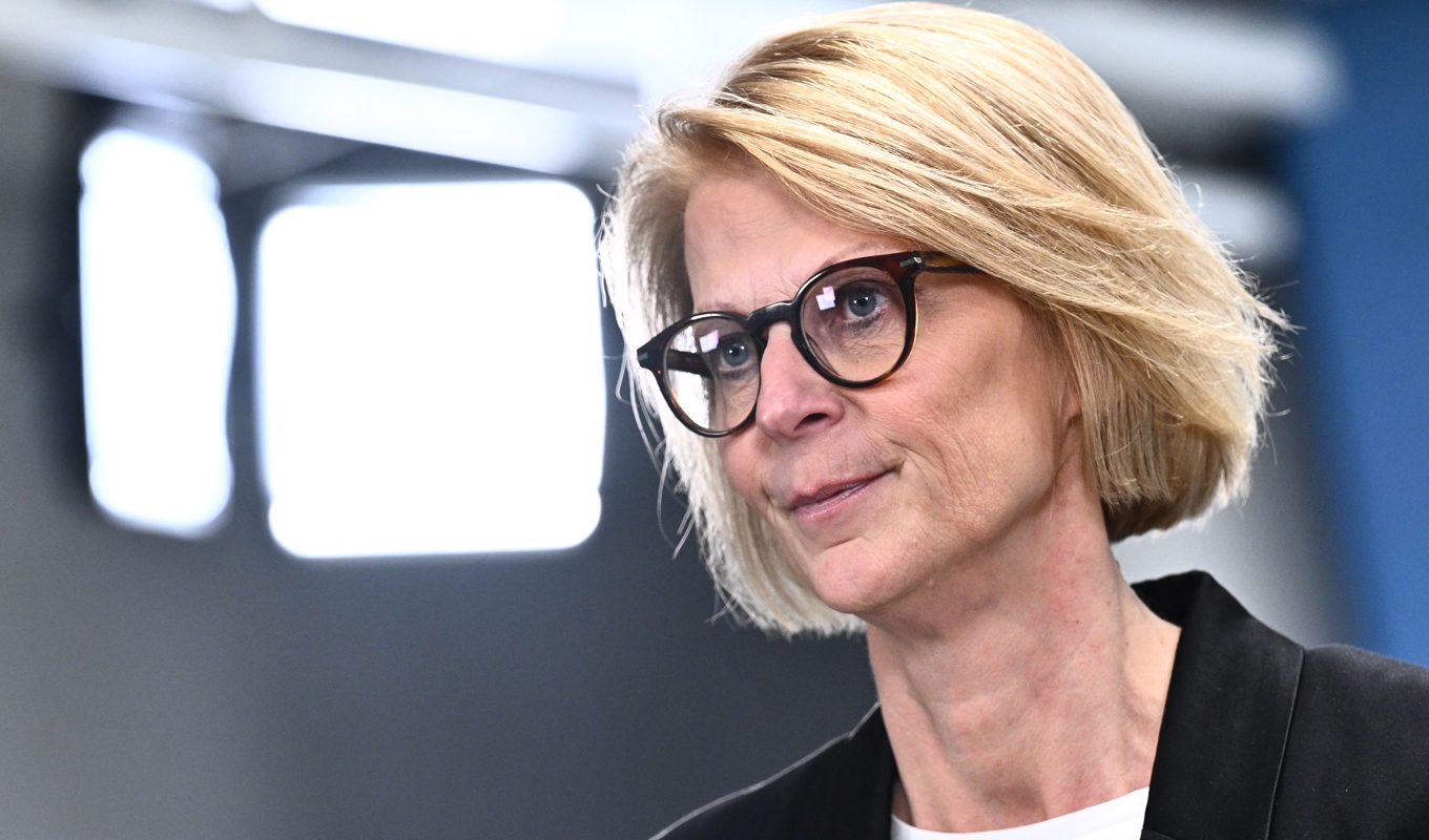 Som en följd av ett EU-beslut föreslår finansminister Elisabeth Svantesson (M) en tillfällig skatt på övervinster i elproduktion från mars till och med juni. Arkivbild. Foto: Claudio Bresciani/TT