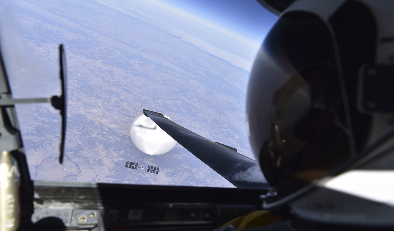 USA har offentliggjort en bild på den kinesiska ballongen. Foto: USA:s försvarsdepartement/AP/TT
