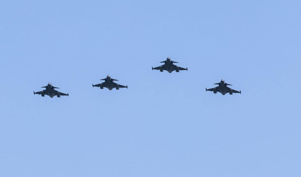 Sveriges statsminister utesluter inte att skicka stridsflyg till det krigsdrabbade Ukraina. Detta efter att landets president Volodymyr Zelenskij vädjade till EU: "Ge oss vingar!" Foto: Michael Campanella/Getty Images)