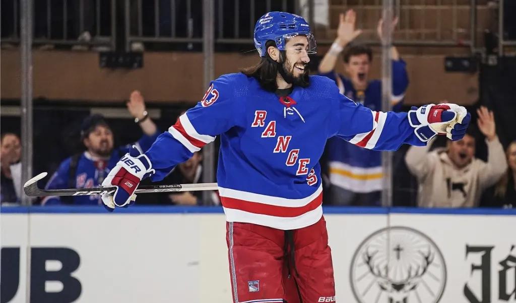 NHL-stjärnan Mika Zibanejad, som spelar för New York Rangers, är hamburgerkedjan Brödernas ansikte utåt.Foto: Julia Nikhinson AP/TT