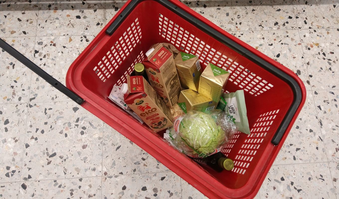 ICA och Coop sänker nu priser på vissa varor. Foto: Eva Sagerfors