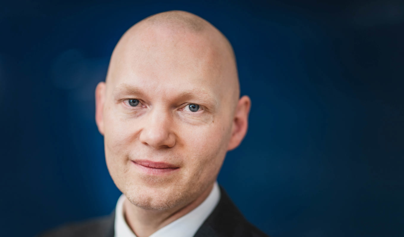 Finansmarknadsminister Niklas Wykman (M), säger att regeringen följer utvecklingen noga efter bankoron i USA. Arkivbild. Foto: Stina Stjernkvist/SvD/TT