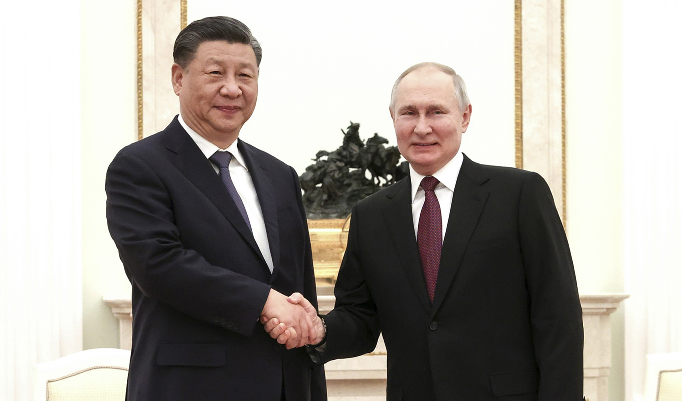 Kinas president Xi Jinping välkomnas till Kreml av Rysslands president Vladimir Putin. Foto: Rysslands presidentkansli/AP/TT