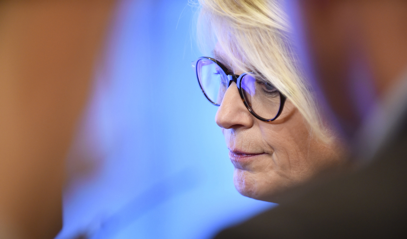 Finansminister Elisabeth Svantesson står inför rejäla underskott i de offentliga finanserna, enligt en prognos från ESV. Arkivbild. Foto: Alexander Larsson Vierth/TT