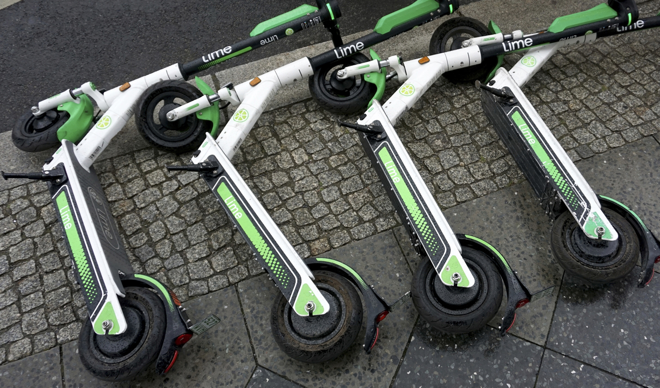 Parisborna röstar om uthyrning av elsparkcyklar. Arkivbild. Foto: Michael Sohn/AP/TT