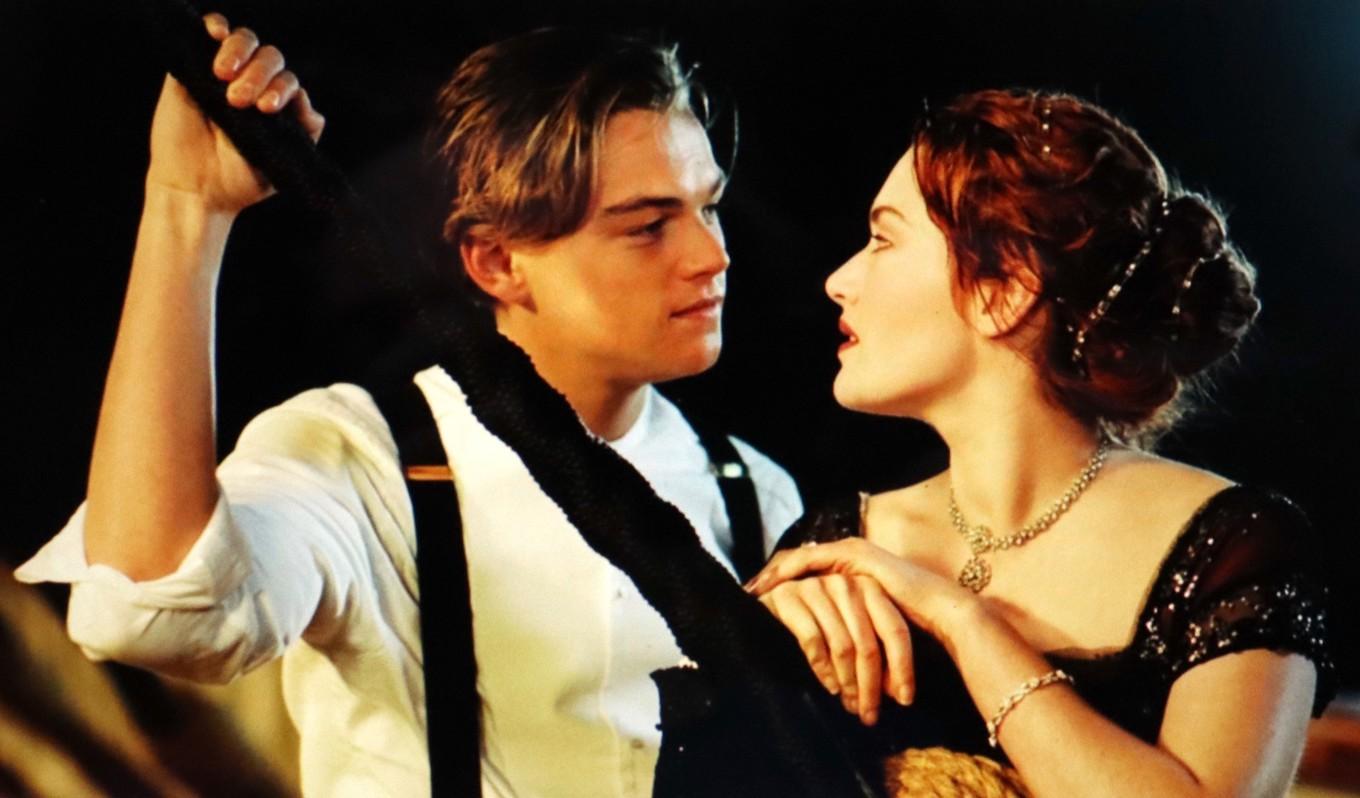 Jack Dawson (Leonardo DiCaprio) och Rose DeWitt Bukater (Kate Winslet) i den romantiska katastroffilmen Titanic.