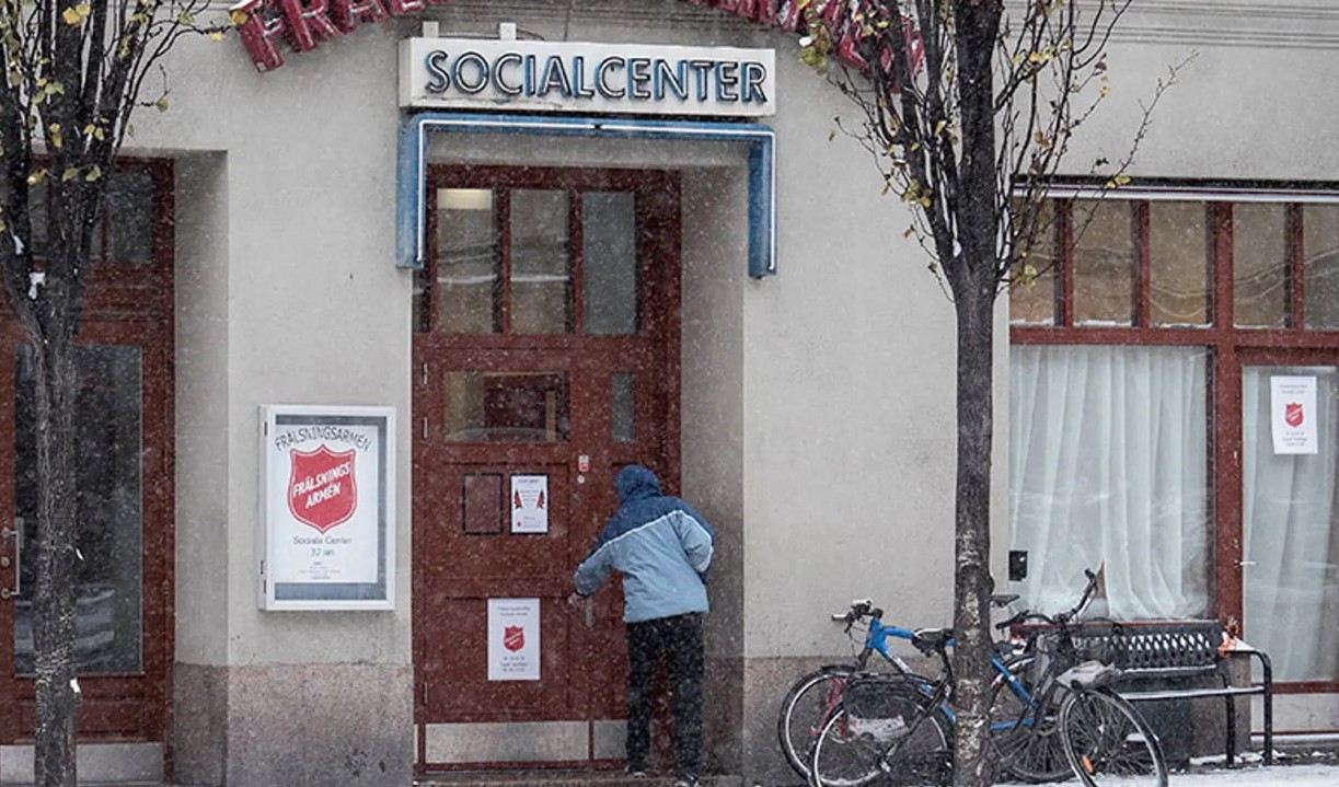På bildens syns Frälsningsarméns sociala center på Hornstull i centrala Stockholm. Frälsningsarméns kårer har märkt av ett ökat tryck det senaste året. Foto: Pressbild/Frälsningsarmén