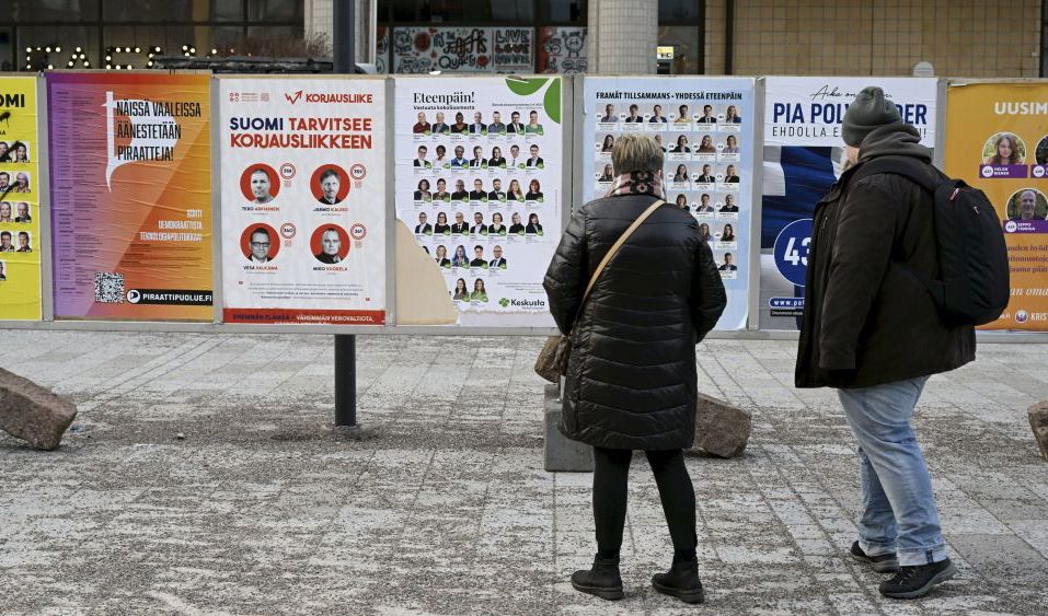 Den 2 april går Finland till val. Samlingspartiet har varit en favorit i opinionsmätningarna, och är förstahandsvalet som regeringspartner, enligt Yles tillfrågade riksdagskandidater. Foto: HEIKKI SAUKKOMAA/Lehtikuva/AFP via Getty Images