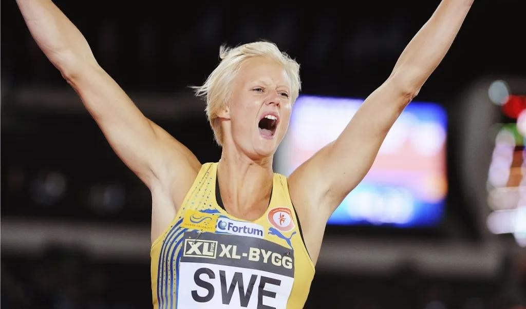 Carolina Klüft jublar efter att ha varit med och fört Sverige till seger på 4x100 meter vid Finnkampen i Helsingfors den 27 augusti 2010.Foto: Anders Wiklund/TT