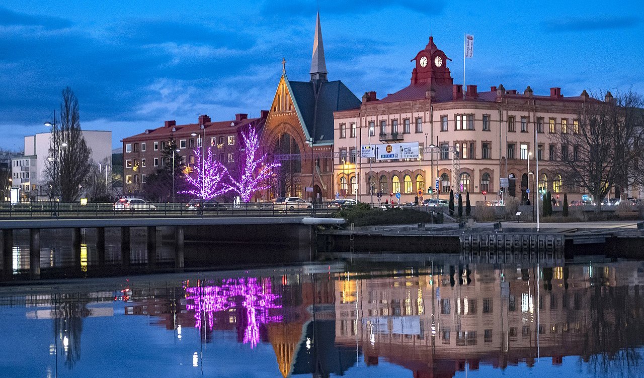 Det två åtalade är 16 och 17 år. Den yngre av de två ska även ha gjort sig skyldig till övergrepp i rättssak, när han försökte hindra att ett vittne kom till tals. Foto: News Oresund (CC BY 2.0)