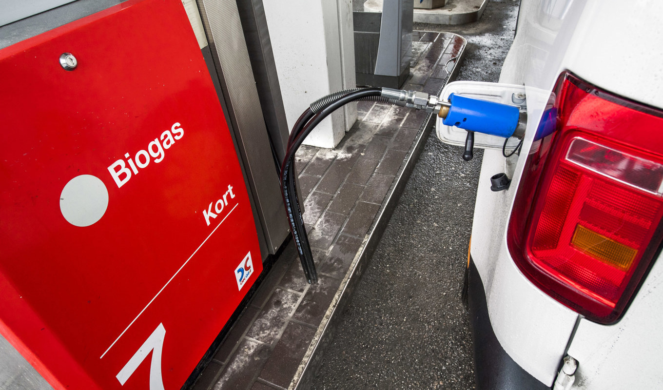 Sveriges fordonsflotta ska till 70 procent vara fossilfri år 2030. För att det ska vara möjligt krävs olika miljövänliga drivmedel, som biogas. Men en EU-dom har snabbt förändrat förutsättningarna för biogas här. Arkivbild. Foto: Claudio Bresciani/TT