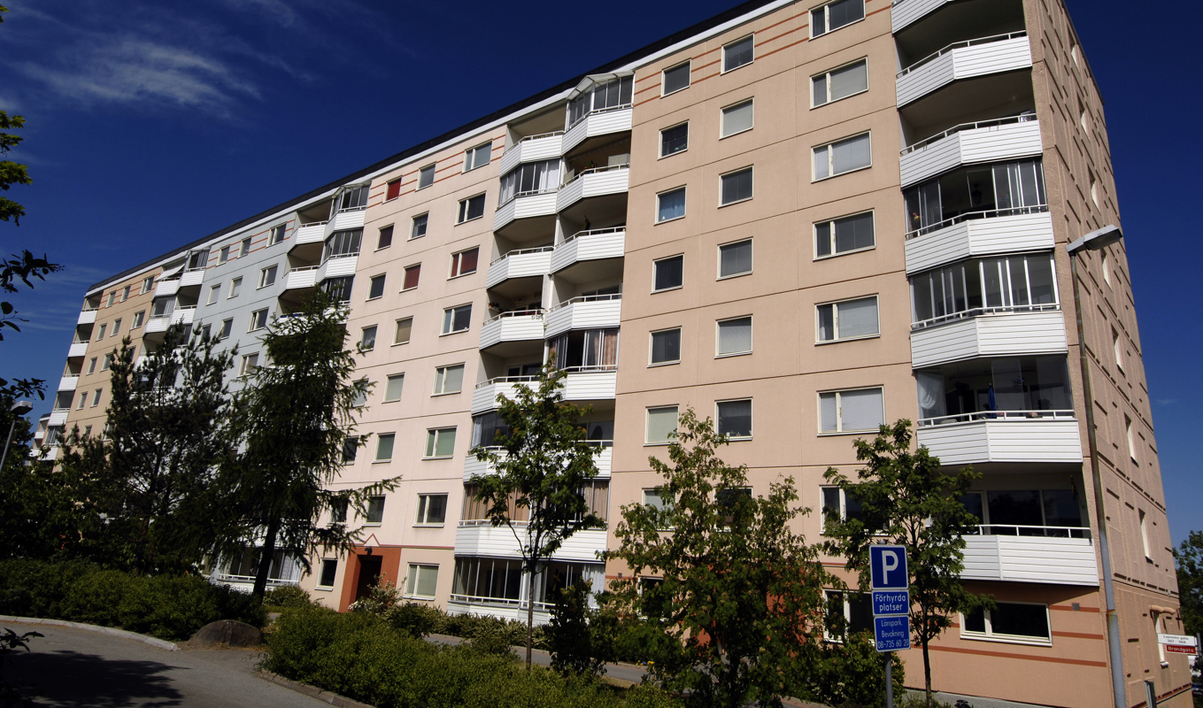 Inflations- och räntechocken gör det svårt för bostadsbolag och Hyresgästföreningen att komma överens om årets hyreshöjningar. Arkivbild Foto: Hasse Holmberg / TT
