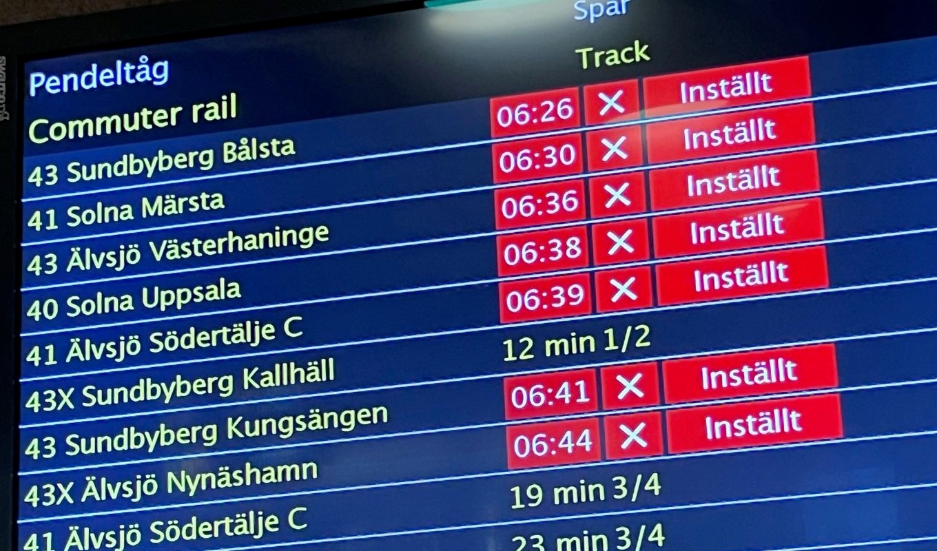 I tre dagar har lokförare i Stockholm genom en olovlig strejk protesterat mot avvecklandet av tågvärdar. Många resenärer drabbades när en stor andel av pendeltågen ställdes in. Foto: Johan Jeppsson/TT