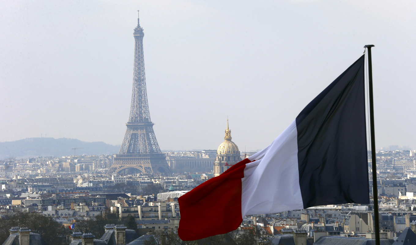Tjänstesektorn håller uppe flåset i den franska konjunkturen, enligt preliminära inköpschefsindex för april. Arkivbild Foto: Francois Mori AP/TT