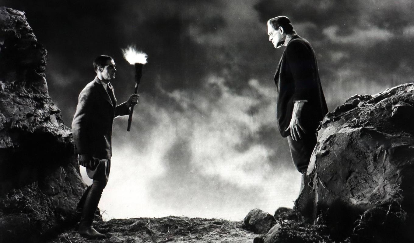 Doktor Frankenstein (Colin Clive) konfronterar sin skapelse (Boris Karloff). Men vem av dem är egentligen monstret?