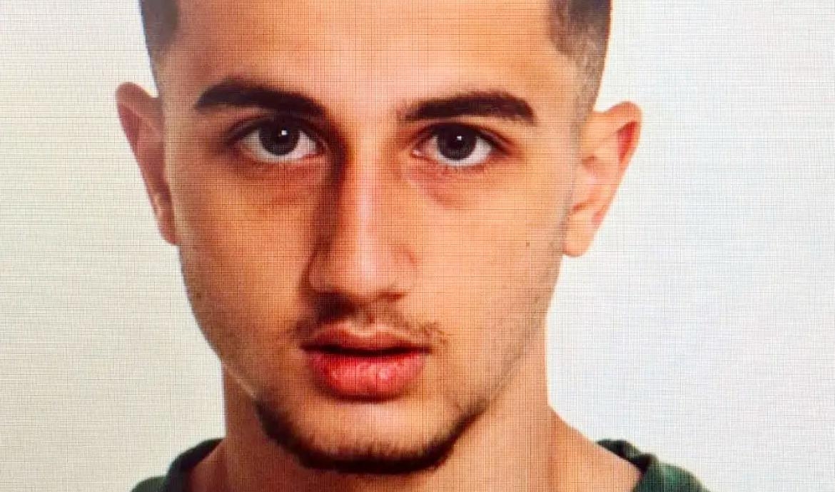 Den 17-årige morddömde Frunze Saghatelyan har tidigare rymt till sitt hemland Armenien, efter ett mord på Delta Gym i Vasastan i höstas. Foto: Polisen