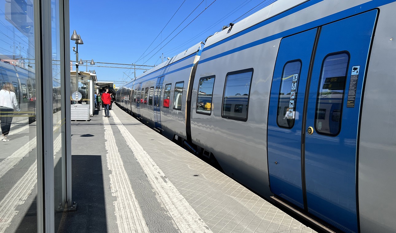 En rad incidenter, däribland våld och hot, inträffade på pendeltåg i Stockholmsregionen förra året. Foto: Sofia Drevemo