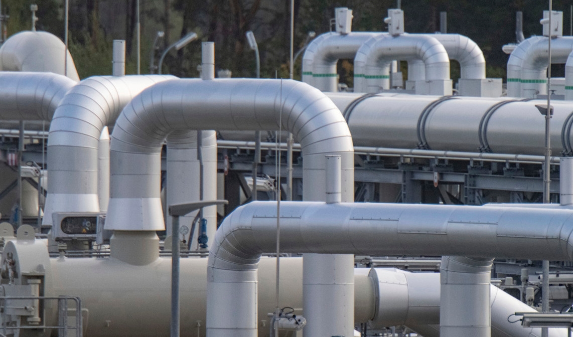 EU vill med nya sanktioner stoppa Putinregeringen från att finansiera Ukrainakriget genom att återuppta strypt naturgasexport via ledningar till Europa. Arkivbild Foto: Stefan Sauer AP/TT