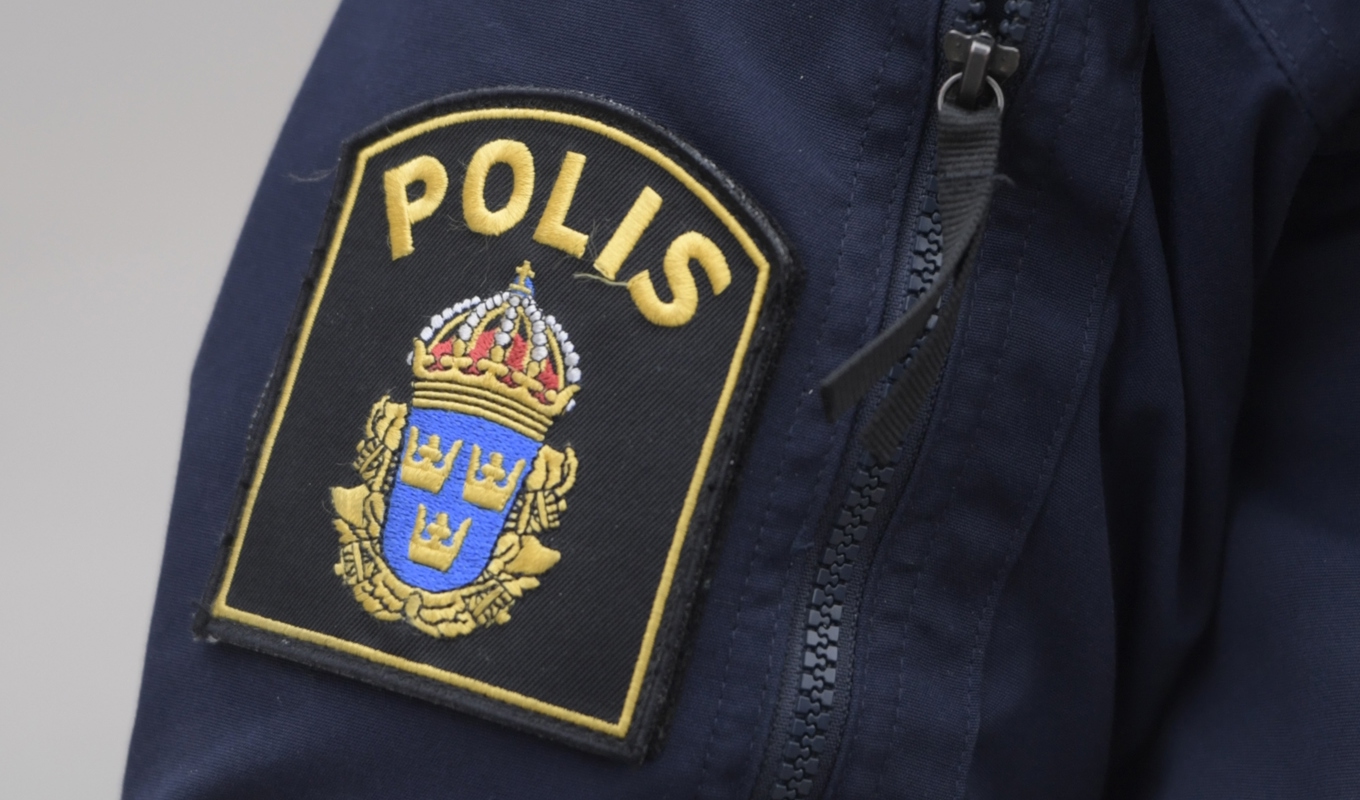 En man har förts till sjukhus med livshotande skador efter en misstänkt knivattack. Arkivbild Foto: Maja Suslin/TT