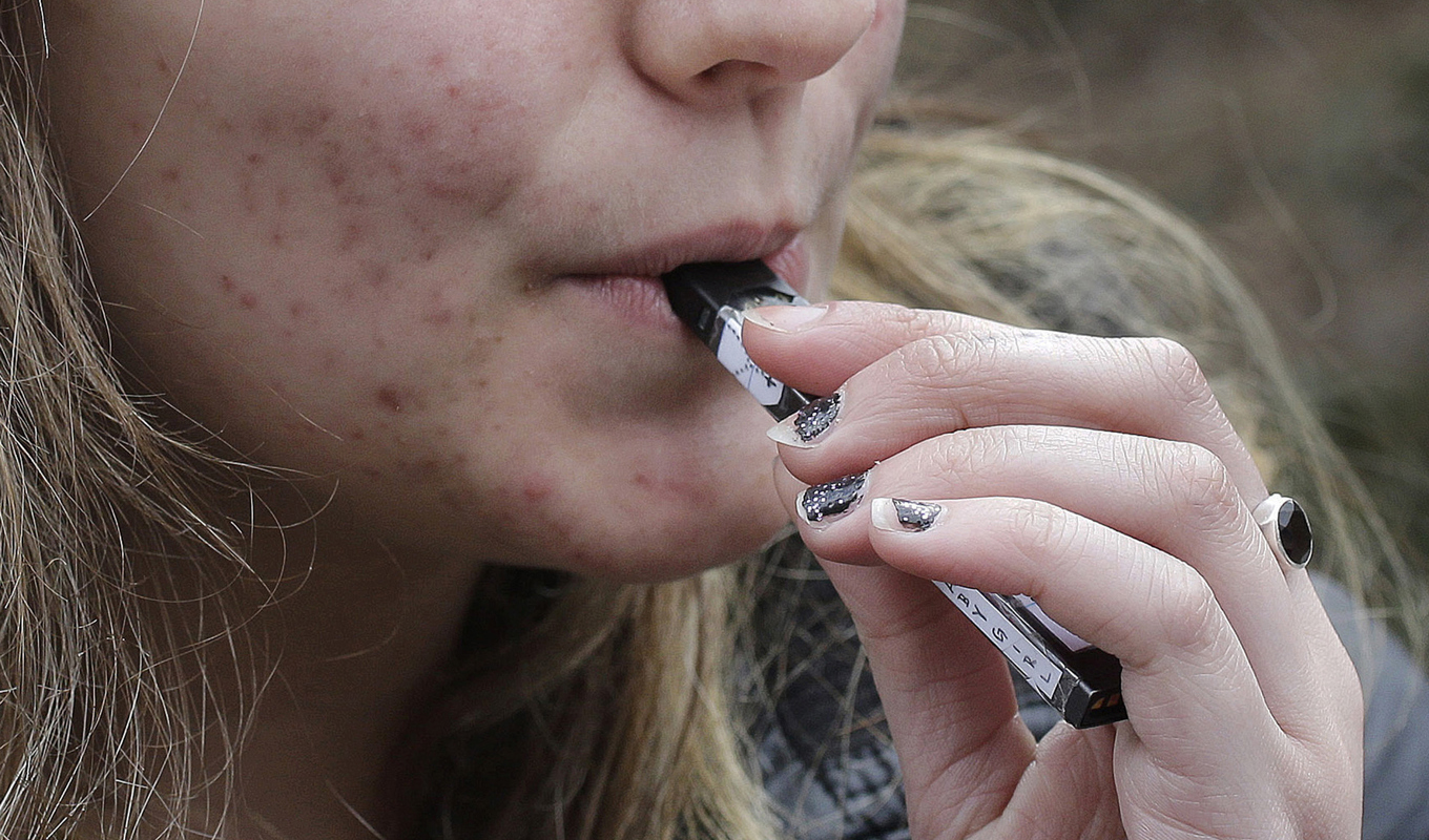 Andelen unga vuxna som vejpar ökar kraftigt. Arkivbild. Foto: Steven Senne/AP/TT