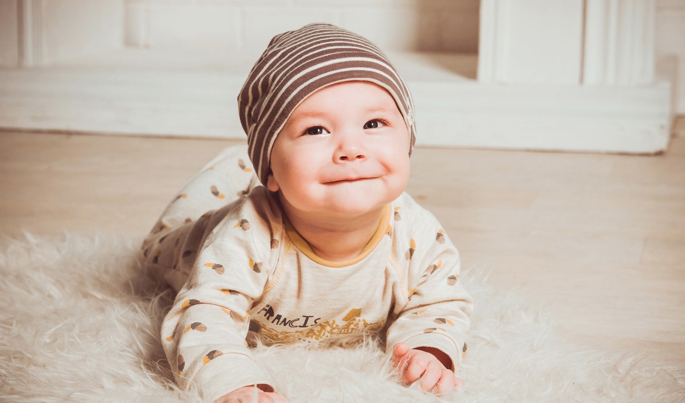 Jämförelse mellan bebisar i samma ålder har visat att de som senare får en autismdiagnos reagerar annorlunda på olika typer av intryck redan innan de är ett år gamla. Foto: Victoria Watercolor