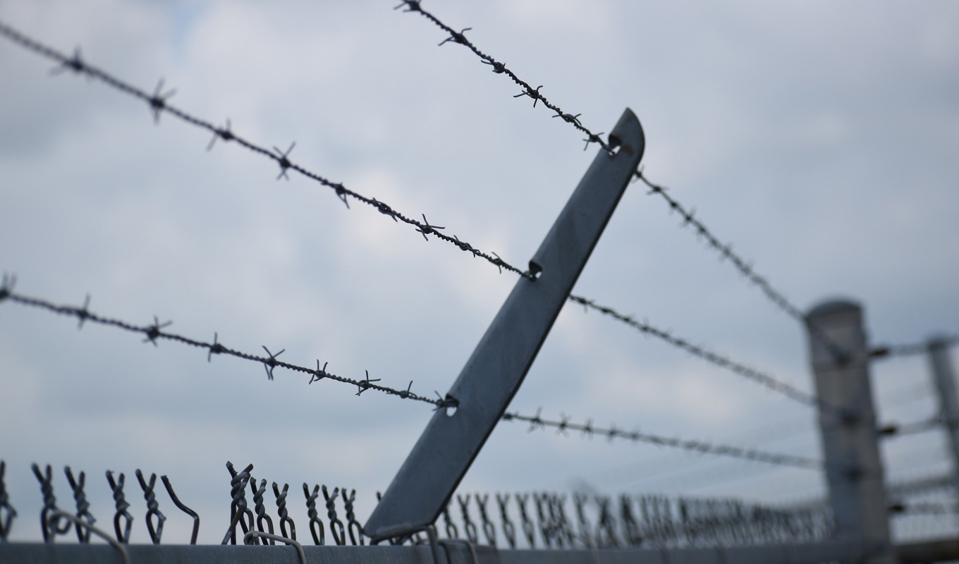 Sis-hemmet i Nereby i Bergsjön, Göteborg, har drabbats av flera rymningar den senaste tiden. Nu väcks farhågor hos Sis om att rymmare ska skära sig på taggtråden. Foto: OlinEJ/Pixabay