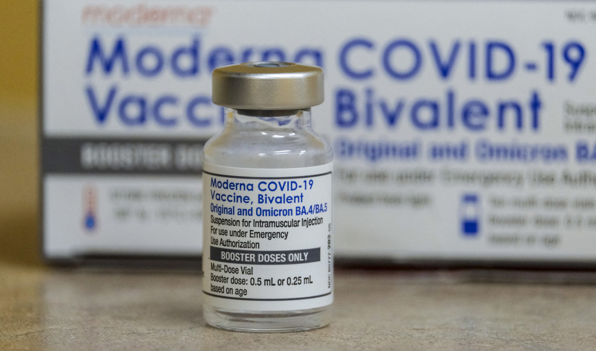 Frågan om vaccination mot covid-19 orsakar än i dag politiska kontroverser – långt efter att pandemin nådde sin topp och började mattas av. Foto: Ringo Chiu/Getty Images