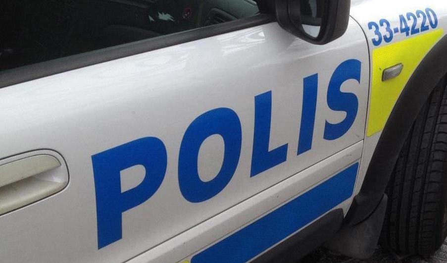 En bil exploderade i Hässleholm natten mot torsdagen. Foto: Tony Lingefors