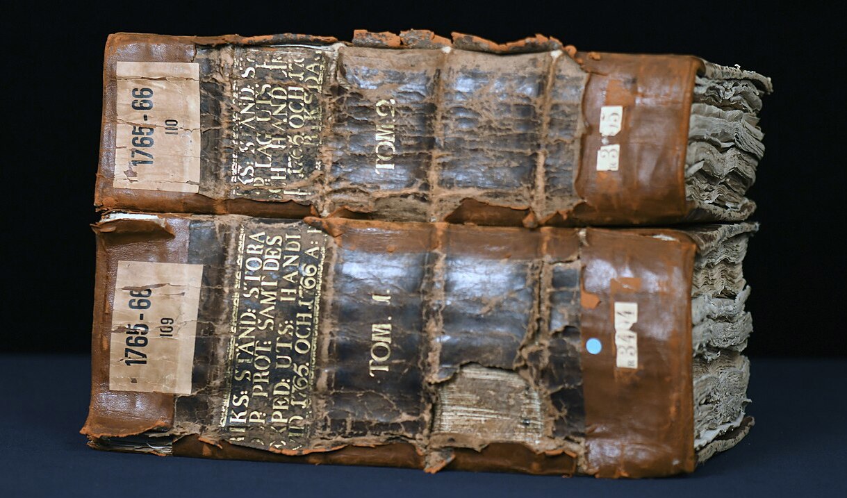 Tryckfrihetstanken var nära förknippad med upplysningstidens krav på mänskliga rättigheter och demokrati. Drivande i införandet av 1766 års tryckfrihetsförordning var bland annat den österbottniske prästen Anders Chydenius. Foto: Frihetstidens utskottshandlingar, Stora deputationen / offentlig domän