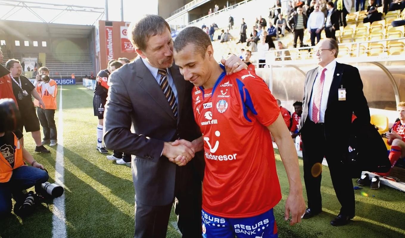 Det har blivit några vändor i Helsingborgs IF för Stuart Baxters del. Här ses han med dåvarande HIF-stjärnan Henke Larsson efter en match i Supercupen mot Elfsborg, den 31 mars 2007.Foto: Adam Ihse/TT